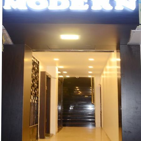 Hotel Modern Mumbai Exteriör bild