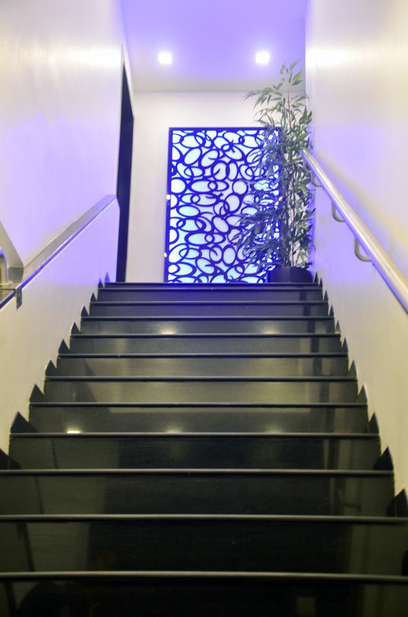 Hotel Modern Mumbai Exteriör bild
