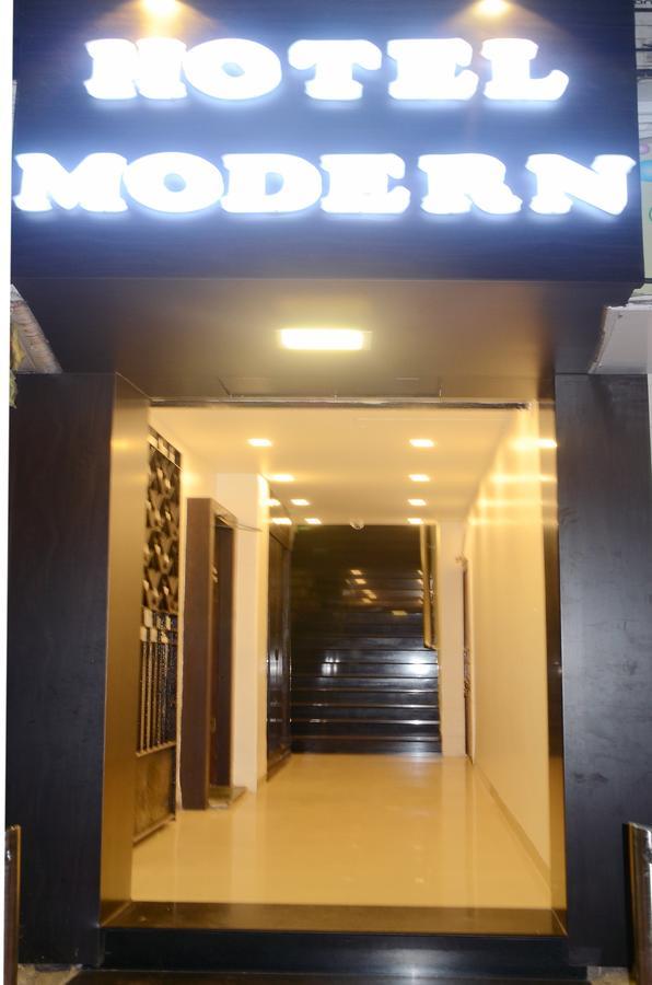 Hotel Modern Mumbai Exteriör bild