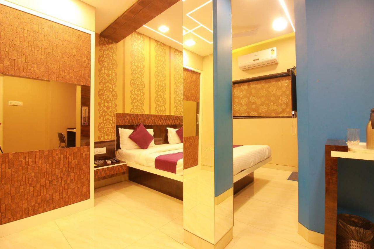 Hotel Modern Mumbai Exteriör bild