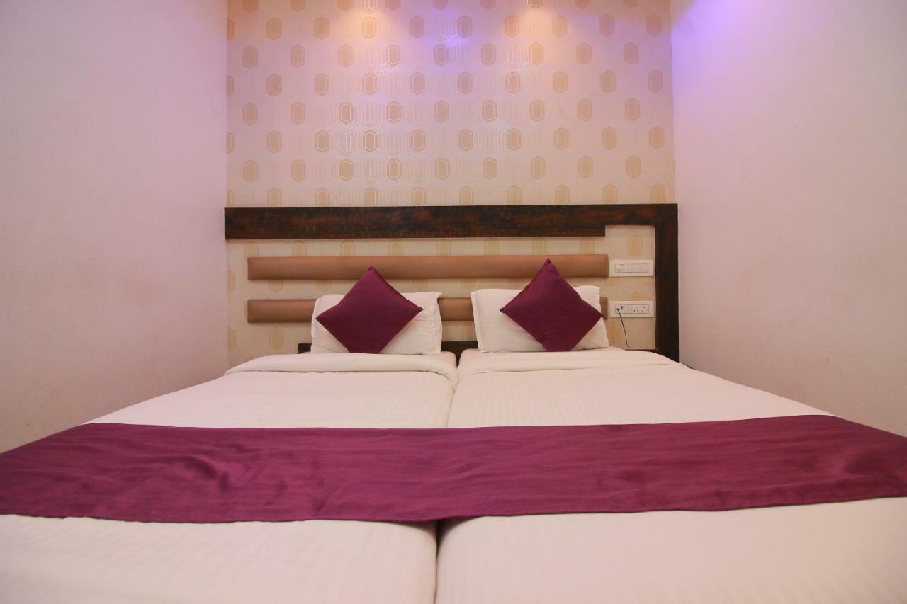 Hotel Modern Mumbai Exteriör bild